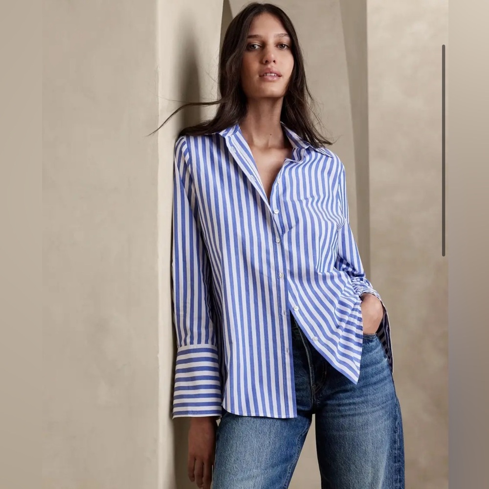 Banana Republic Perfect Shirt Blue & White Stripe – Size Small (NWOT)